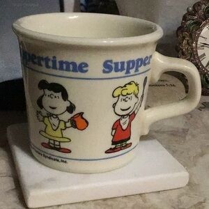 VINTAGE PEANUTS CHARACTERS SUPPERTIME MUG